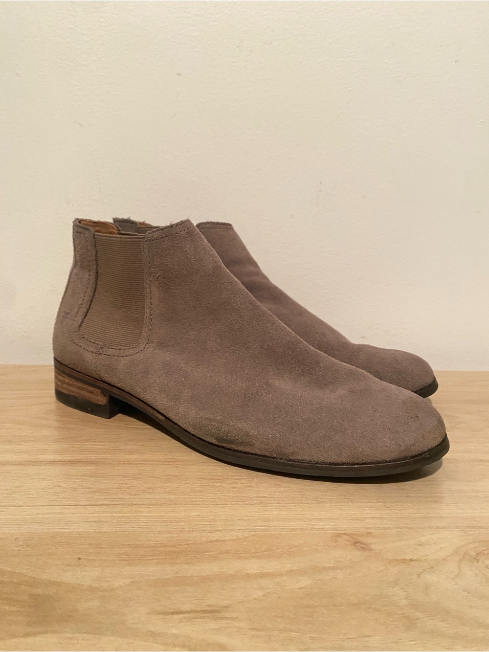 Frye Taupe Suede Chelsea Ankle Boots Size 9